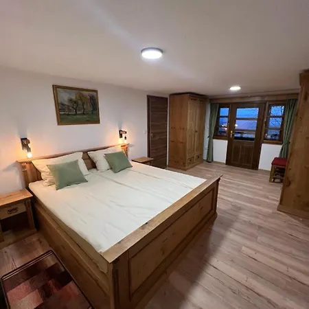 Boutique Tourist Farm Hrovat דירה