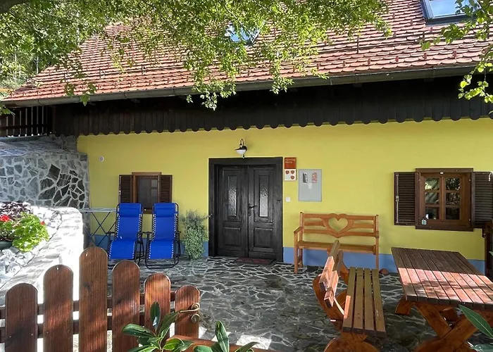 Апартаменты Boutique Farm Hrovat